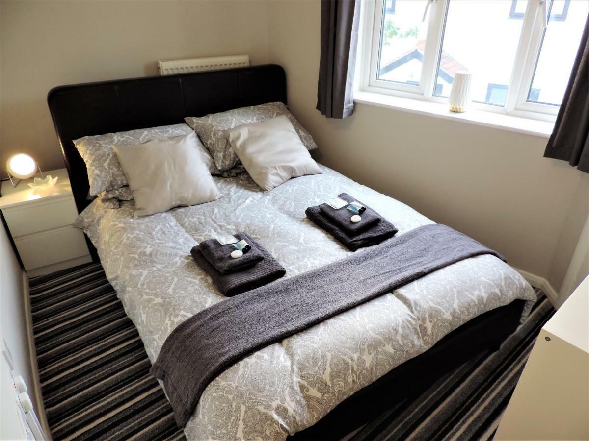 1 Bed Bagshot Pennyhill Accommodation מראה חיצוני תמונה